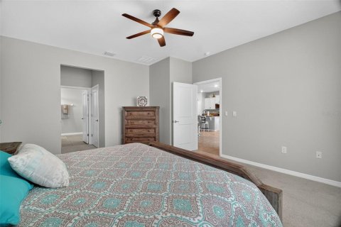 House in Wildwood, Florida 4 bedrooms, 188.68 sq.m. № 1884334 - photo 13