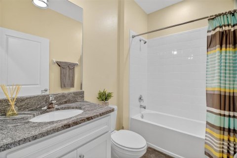 House in Wildwood, Florida 4 bedrooms, 188.68 sq.m. № 1884334 - photo 18