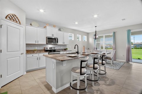House in Wildwood, Florida 4 bedrooms, 188.68 sq.m. № 1884334 - photo 5