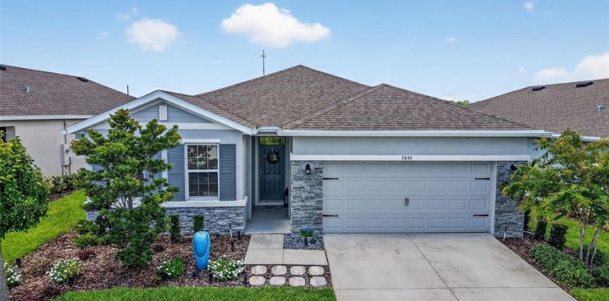 House in Wildwood, Florida 4 bedrooms, 188.68 sq.m. № 1884334