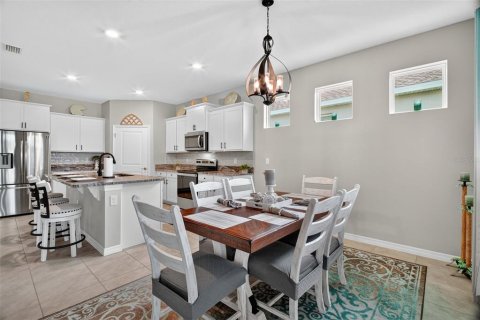 House in Wildwood, Florida 4 bedrooms, 188.68 sq.m. № 1884334 - photo 9