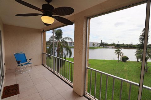 Condo in Bradenton, Florida, 2 bedrooms  № 1609139 - photo 1