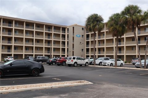 Condo in Bradenton, Florida, 2 bedrooms  № 1609139 - photo 2