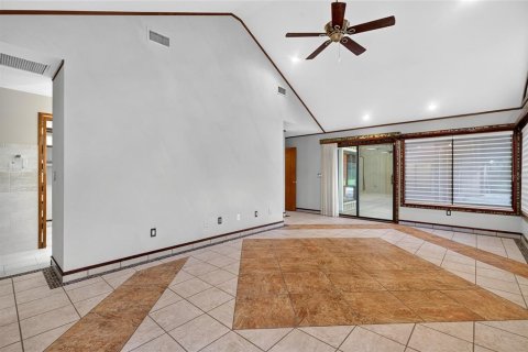 Villa ou maison à vendre à Ocala, Floride: 5 chambres, 397.34 m2 № 2297072 - photo 16