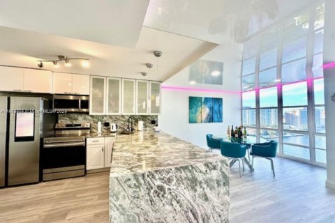 Copropriété à vendre à Hallandale Beach, Floride: 2 chambres, 117.99 m2 № 1348572 - photo 2