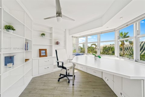 Купить кондоминиум в Майами-Бич, Флорида 3 спальни, 114.27м2, № 2061498 - фото 25