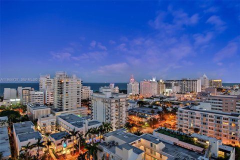 Купить кондоминиум в Майами-Бич, Флорида 3 спальни, 114.27м2, № 2061498 - фото 28