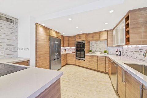 Купить кондоминиум в Майами-Бич, Флорида 3 спальни, 114.27м2, № 2061498 - фото 13