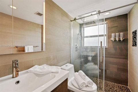 Купить кондоминиум в Майами-Бич, Флорида 3 спальни, 114.27м2, № 2061498 - фото 24