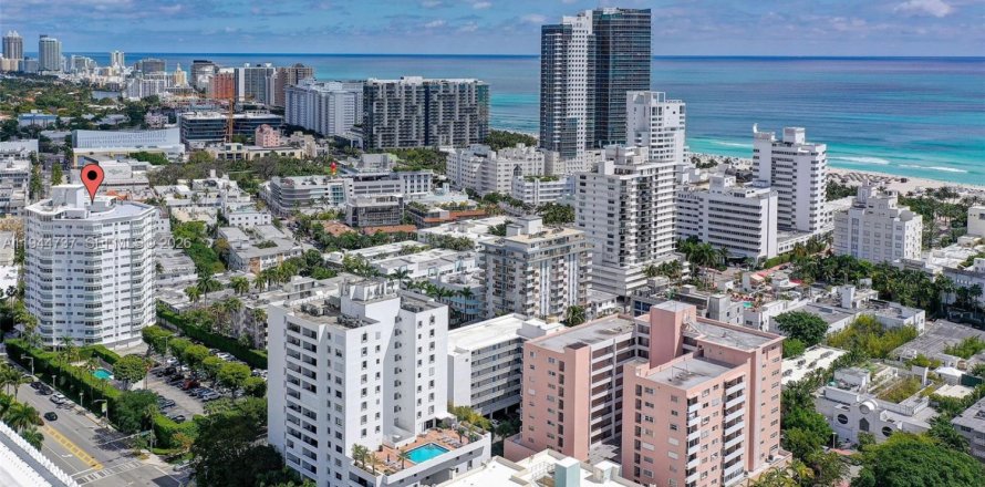 Кондоминиум с 3 спальнями в Майами-Бич, Флорида № 2061498