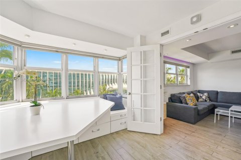 Купить кондоминиум в Майами-Бич, Флорида 3 спальни, 114.27м2, № 2061498 - фото 11