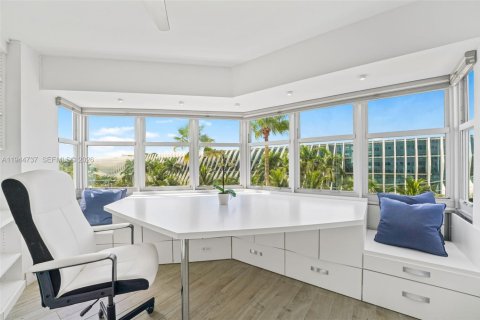 Купить кондоминиум в Майами-Бич, Флорида 3 спальни, 114.27м2, № 2061498 - фото 26