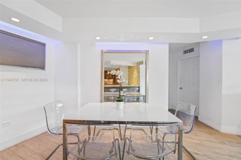 Купить кондоминиум в Майами-Бич, Флорида 3 спальни, 114.27м2, № 2061498 - фото 10