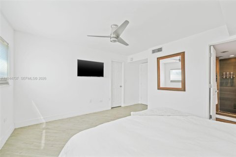 Купить кондоминиум в Майами-Бич, Флорида 3 спальни, 114.27м2, № 2061498 - фото 18