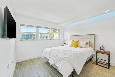 Купить кондоминиум в Майами-Бич, Флорида 3 спальни, 114.27м2, № 2061498 - фото 21