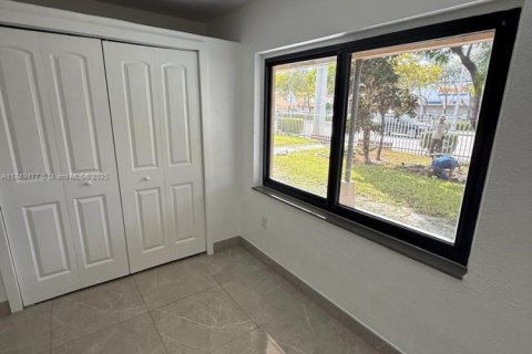 Copropriété à vendre à Hialeah, Floride: 2 chambres № 1936682 - photo 14