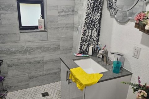 Condo in Hialeah, Florida, 2 bedrooms № 1936682 - photo 3