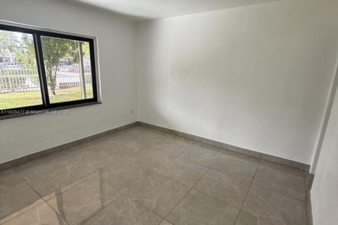 Copropriété à vendre à Hialeah, Floride: 2 chambres № 1936682 - photo 13