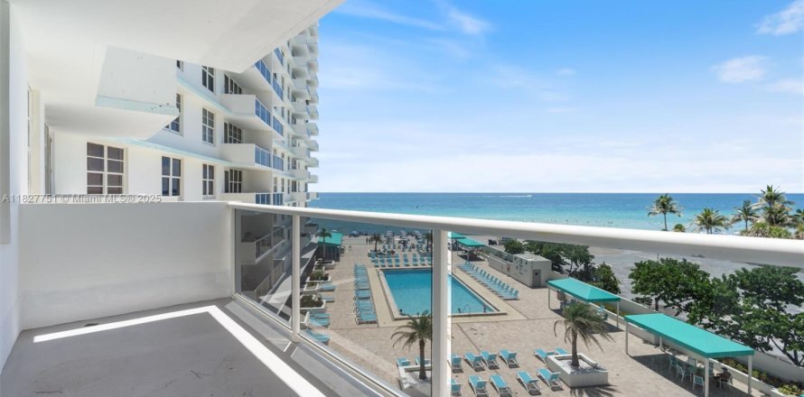 Condominio en Hollywood, Florida, 1 dormitorio № 1799682