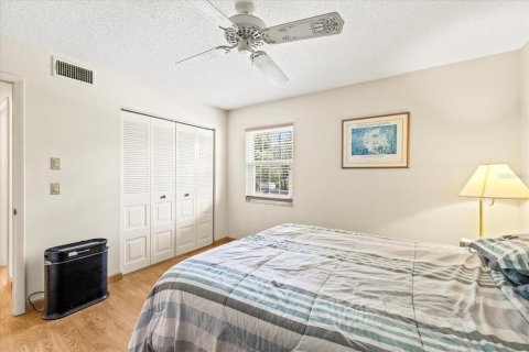 Condo in Hudson, Florida, 2 bedrooms  № 2223165 - photo 13