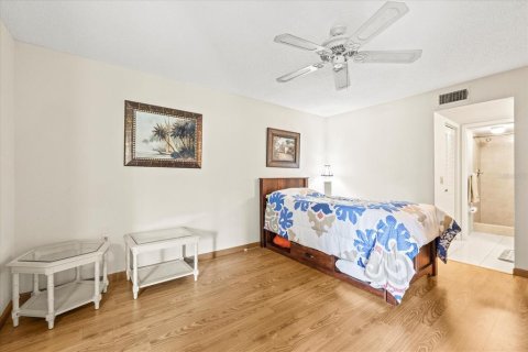 Condo in Hudson, Florida, 2 bedrooms  № 2223165 - photo 16