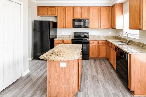 Casa en alquiler en New Port Richey, Florida, 5 dormitorios, 205.59 m2 № 1885097 - foto 4
