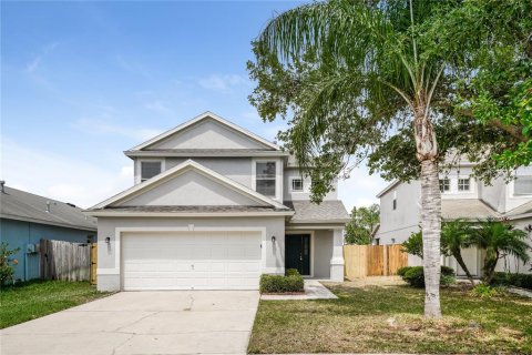 Casa en alquiler en New Port Richey, Florida, 5 dormitorios, 205.59 m2 № 1885097 - foto 1