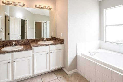 Casa en alquiler en New Port Richey, Florida, 5 dormitorios, 205.59 m2 № 1885097 - foto 7