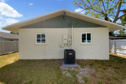 Villa ou maison à vendre à Sarasota, Floride: 3 chambres, 92.44 m2 № 1619261 - photo 8