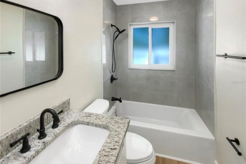 Villa ou maison à vendre à Sarasota, Floride: 3 chambres, 92.44 m2 № 1619261 - photo 17