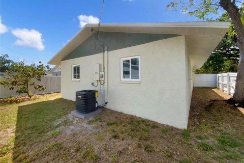 Villa ou maison à vendre à Sarasota, Floride: 3 chambres, 92.44 m2 № 1619261 - photo 20