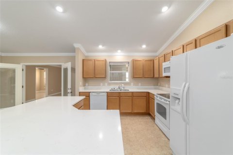 House in The Villages, Florida 4 bedrooms, 175.49 sq.m. № 1742697 - photo 14