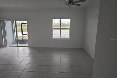 Touwnhouse à louer à Land O' Lakes, Floride: 3 chambres, 148.74 m2 № 1831787 - photo 5