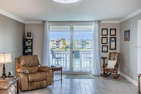 Condo in South Pasadena, Florida, 2 bedrooms  № 1572203 - photo 19