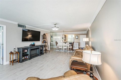 Condo in South Pasadena, Florida, 2 bedrooms  № 1572203 - photo 27