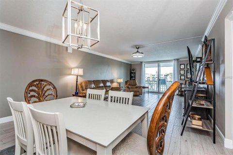 Condo in South Pasadena, Florida, 2 bedrooms  № 1572203 - photo 15