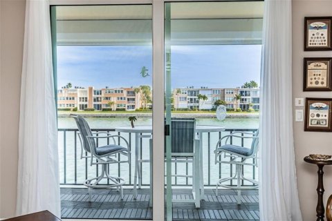 Condo in South Pasadena, Florida, 2 bedrooms  № 1572203 - photo 20