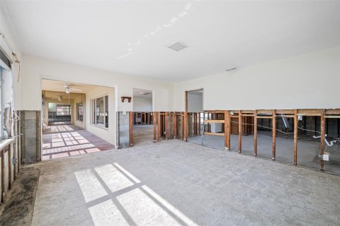 House in Saint Pete Beach, Florida 3 bedrooms, 206.61 sq.m. № 2230549 - photo 8