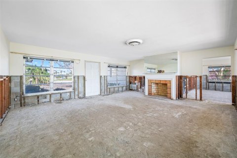 House in Saint Pete Beach, Florida 3 bedrooms, 206.61 sq.m. № 2230549 - photo 7