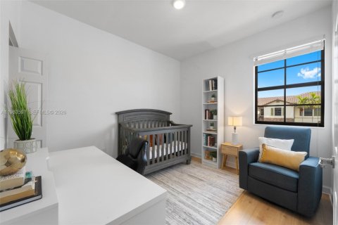 Adosado en venta en Hialeah, Florida, 3 dormitorios, 154.96 m2 № 2045624 - foto 11