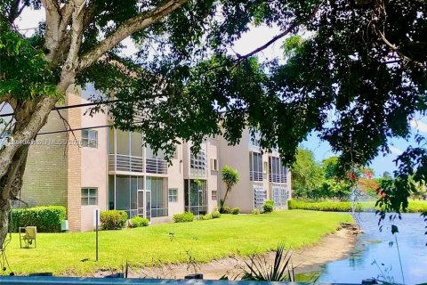 Condo in Davie, Florida, 2 bedrooms  № 2351176 - photo 5