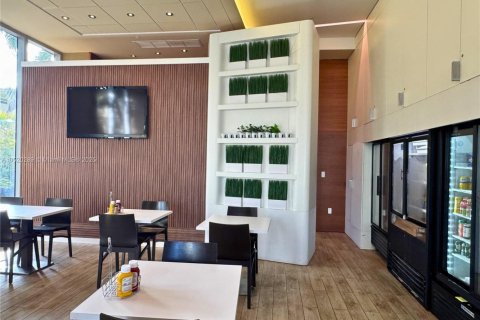 Copropriété à louer à Hallandale Beach, Floride: 1 chambre, 106.84 m2 № 2018808 - photo 10