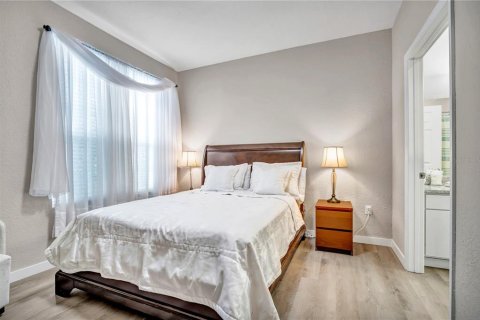 Condo in Tampa, Florida, 2 bedrooms № 2110241 - photo 10