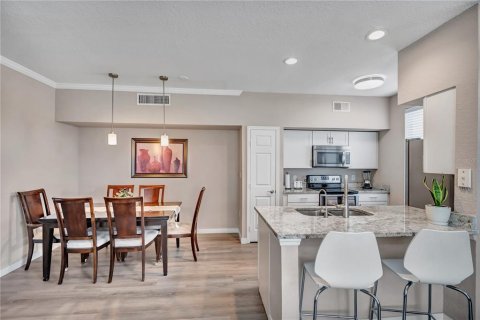 Condo in Tampa, Florida, 2 bedrooms № 2110241 - photo 4