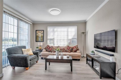 Condo in Tampa, Florida, 2 bedrooms № 2110241 - photo 2