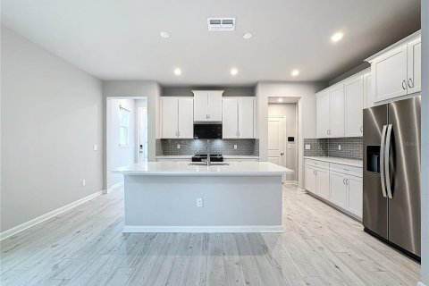 Townhouse in Brandon, Florida 3 bedrooms, 182.37 sq.m. № 2399149 - photo 13