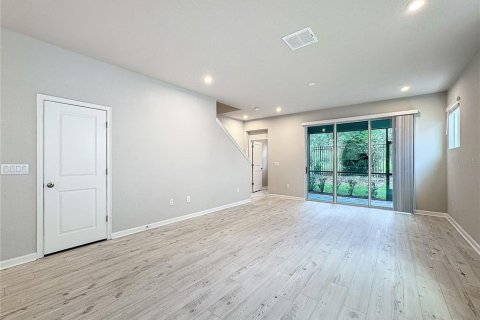 Townhouse in Brandon, Florida 3 bedrooms, 182.37 sq.m. № 2399149 - photo 9