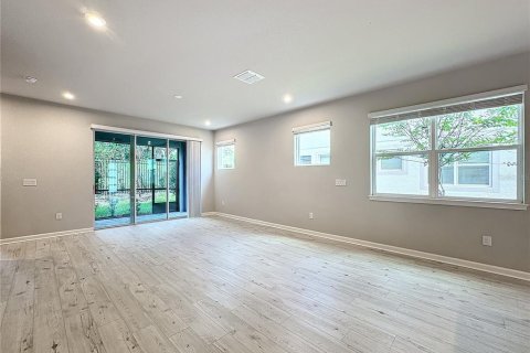 Townhouse in Brandon, Florida 3 bedrooms, 182.37 sq.m. № 2399149 - photo 7
