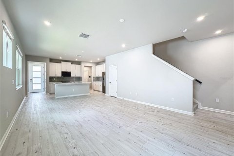 Townhouse in Brandon, Florida 3 bedrooms, 182.37 sq.m. № 2399149 - photo 8