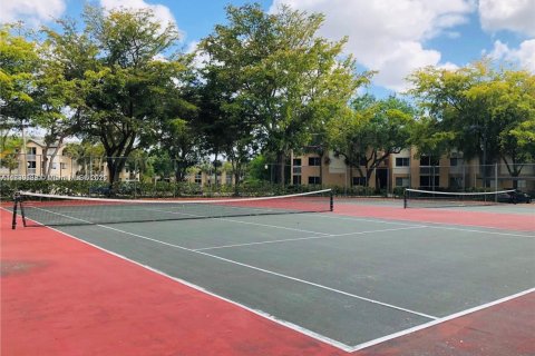 Condo in Coral Springs, Florida, 3 bedrooms  № 1806245 - photo 18